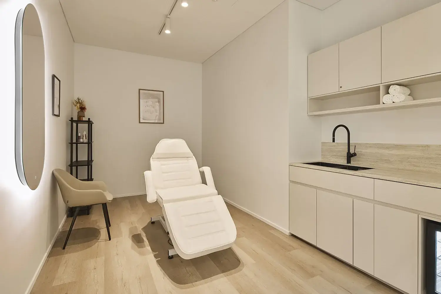 Deluxe Single Beauty Studio — Bondi Junction